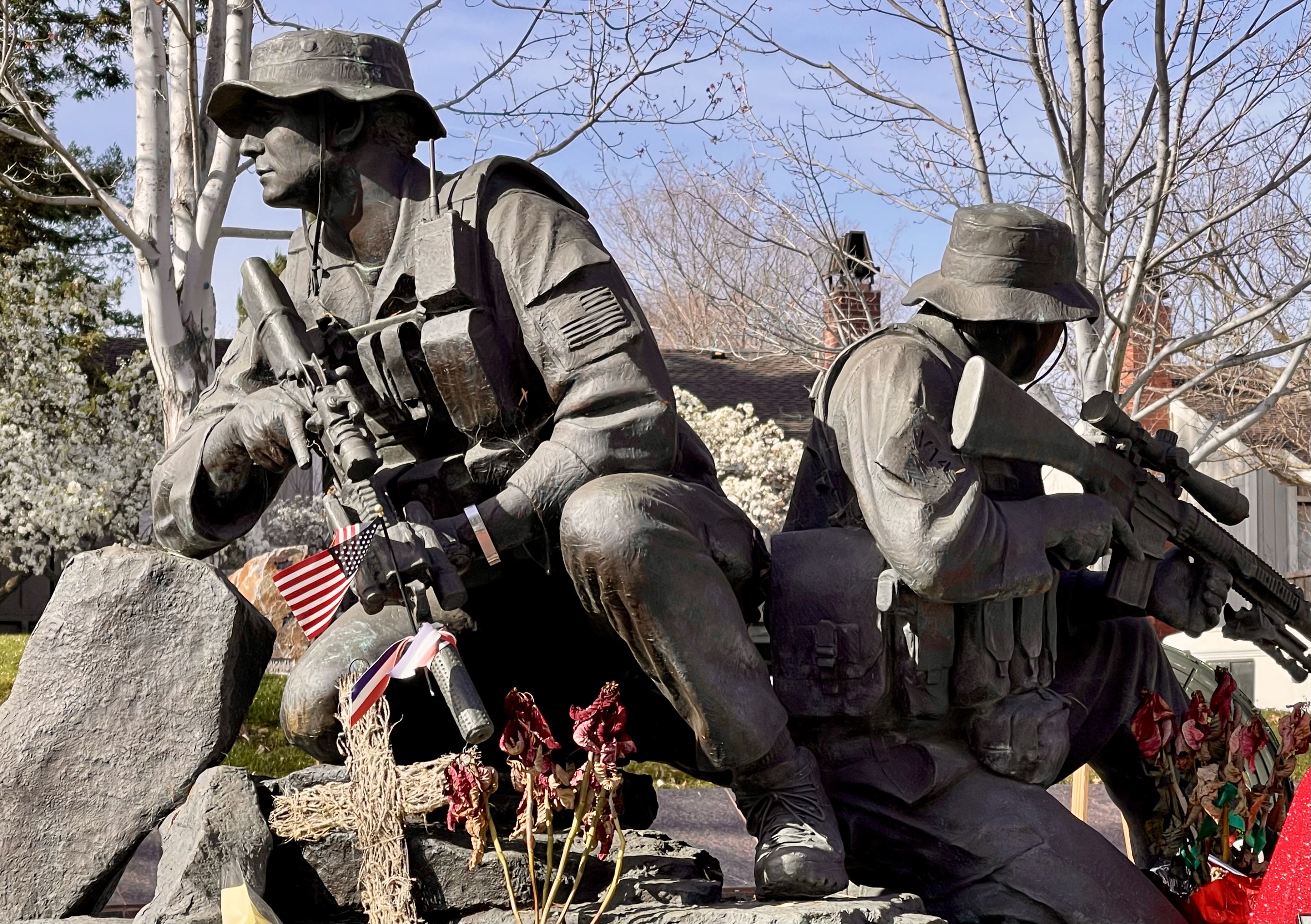 The_Guardians_-_Memorial_Park_IMG_2122