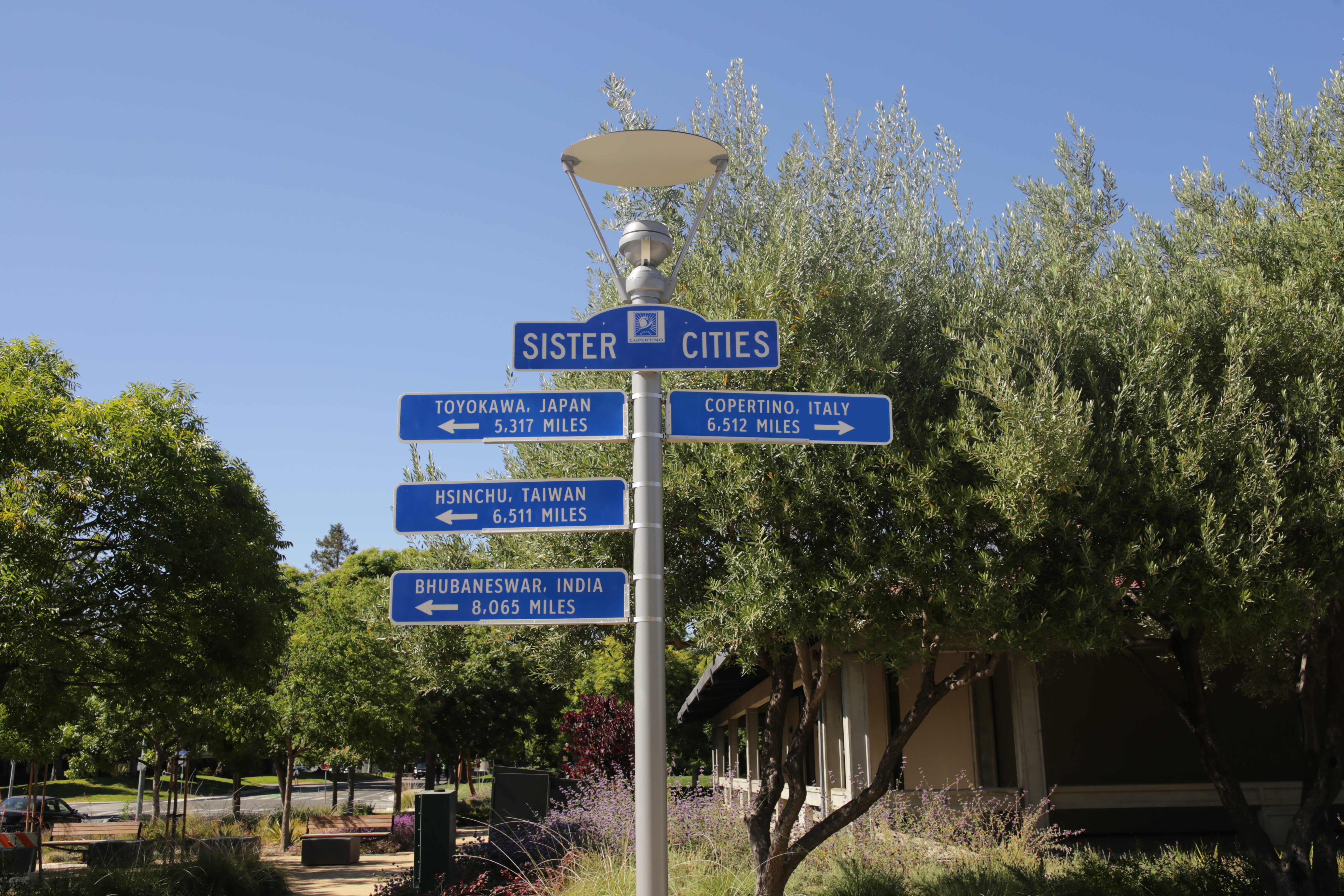 Sister_Cities_Sign